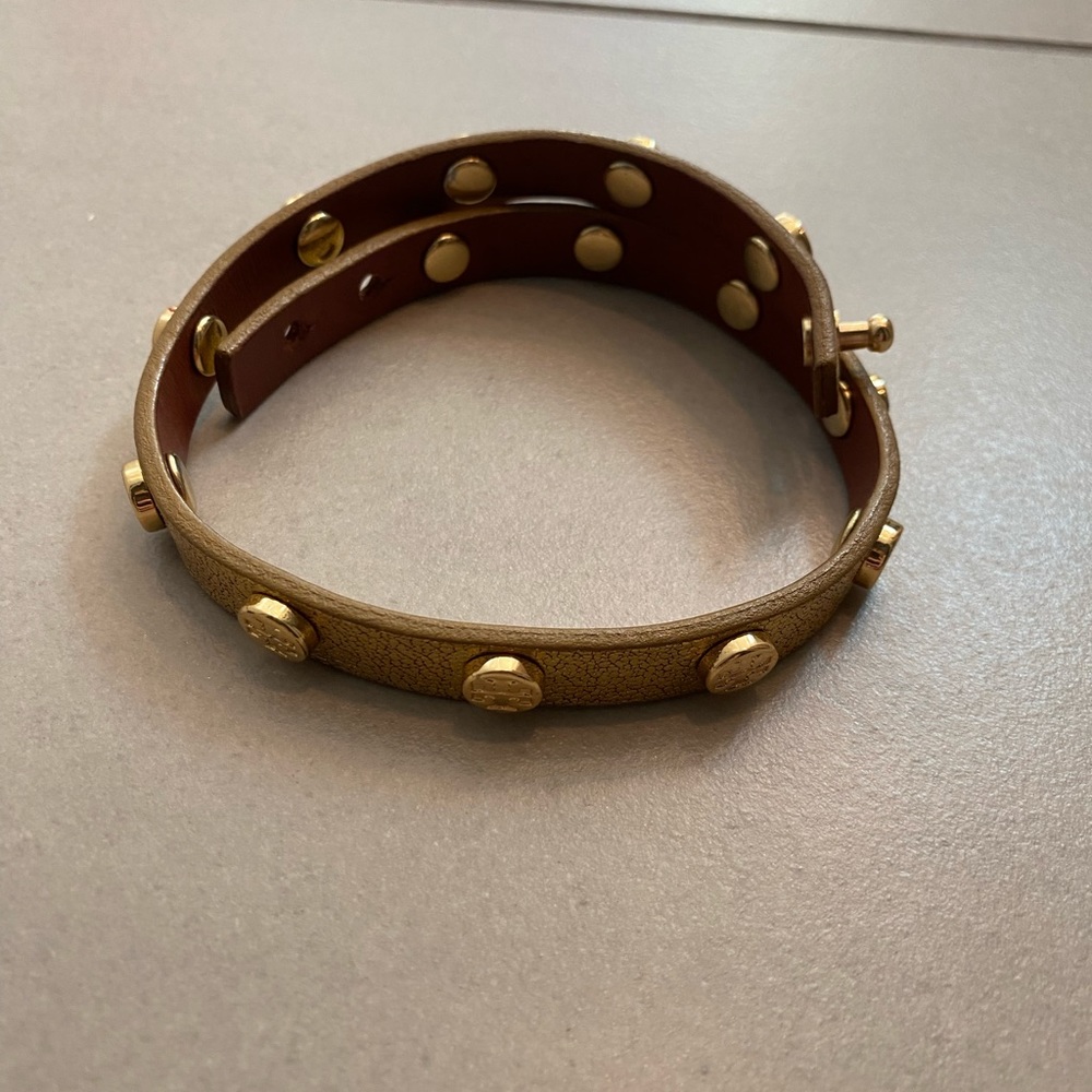Tory Burch Stud Logo Leather Wrap Bracelet in Gold